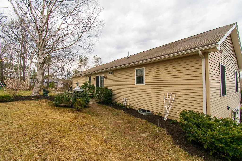 10 Sunset Street Thomaston ME 04861