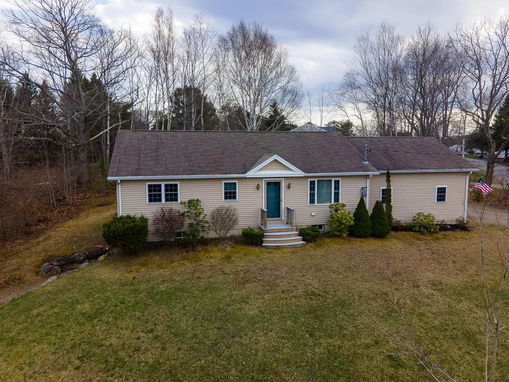 10 Sunset Street Thomaston ME 04861