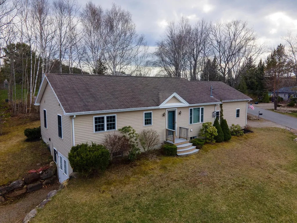 10 Sunset Street Thomaston ME 04861