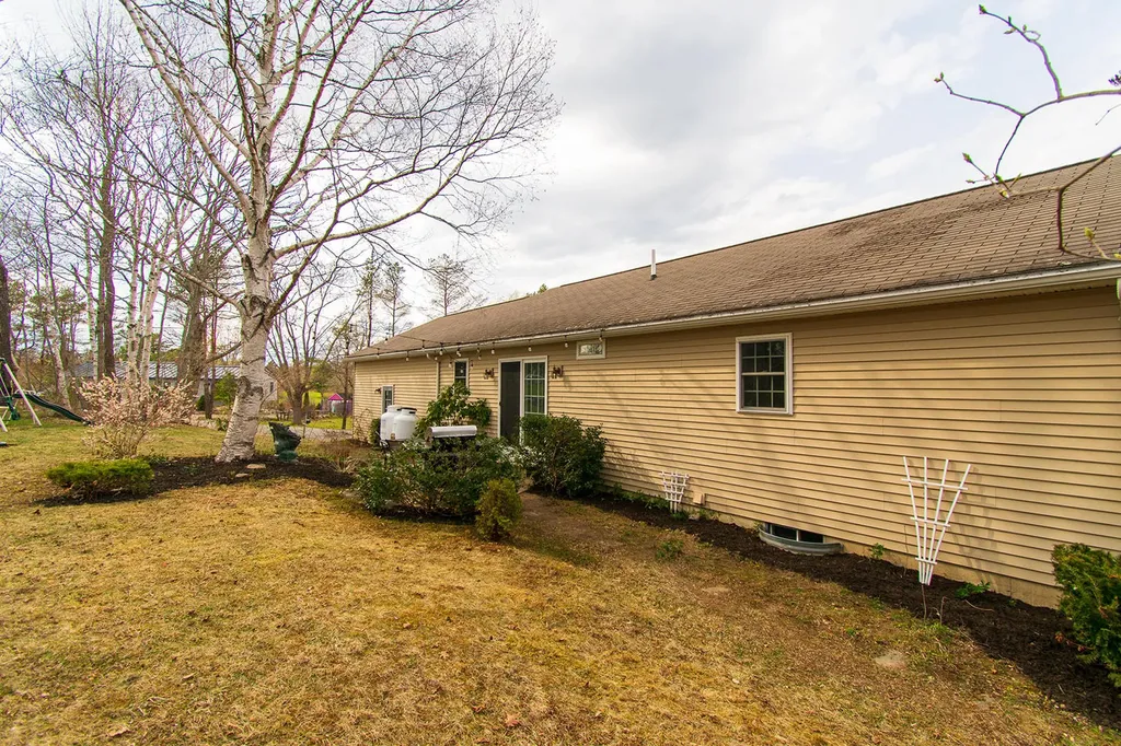 10 Sunset Street Thomaston ME 04861