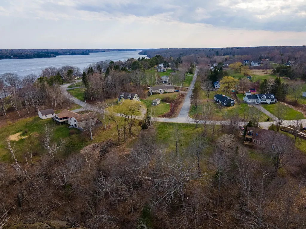 10 Sunset Street Thomaston ME 04861