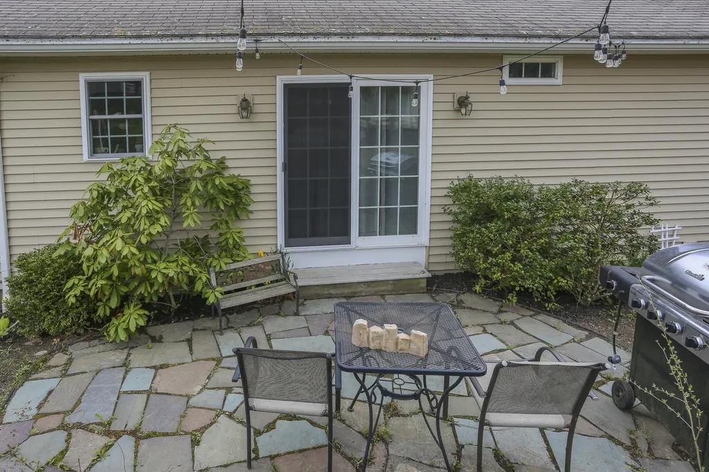 10 Sunset Street Thomaston ME 04861