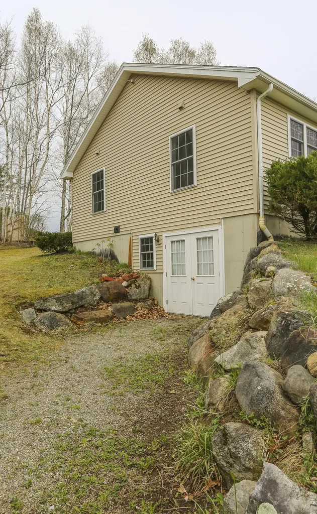 10 Sunset Street Thomaston ME 04861