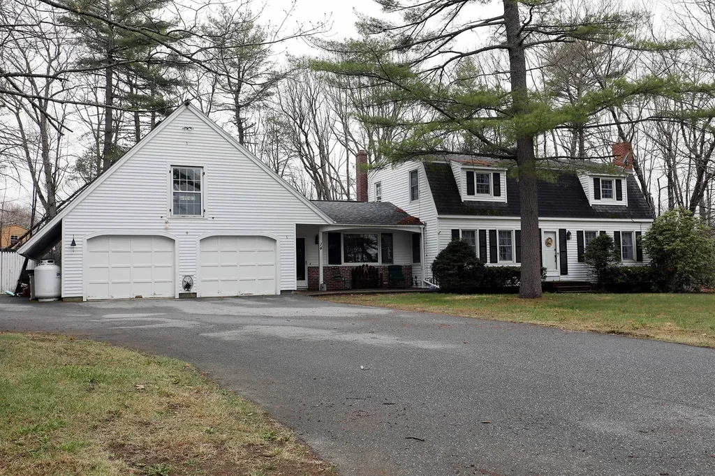 14 Williams Lane Gardiner ME 04345