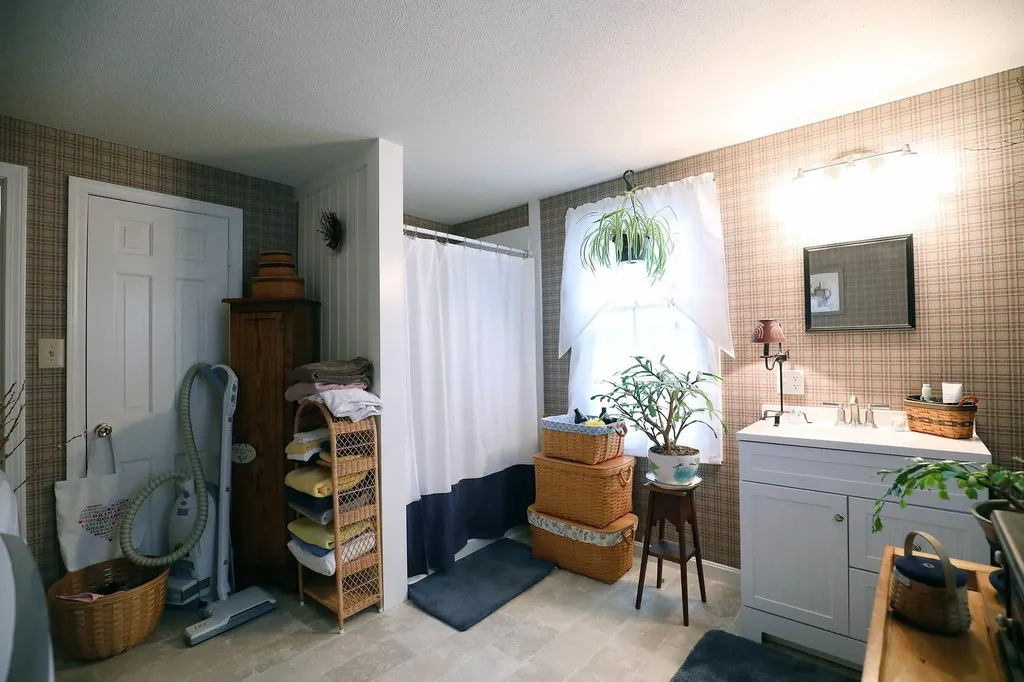 14 Williams Lane Gardiner ME 04345