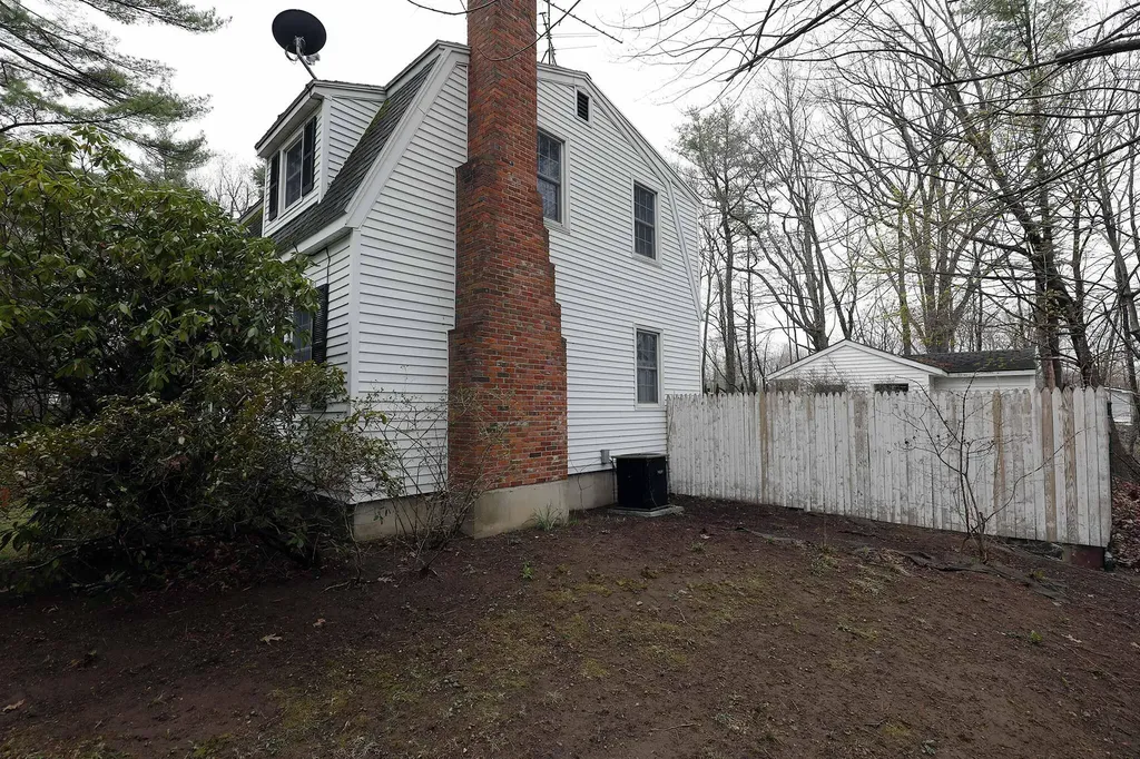 14 Williams Lane Gardiner ME 04345