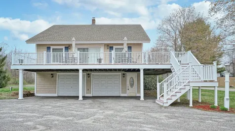13 Bay Village Road Naples ME 04055