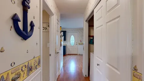 13 Bay Village Road Naples ME 04055