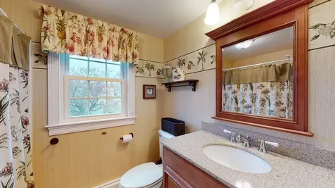 13 Bay Village Road Naples ME 04055