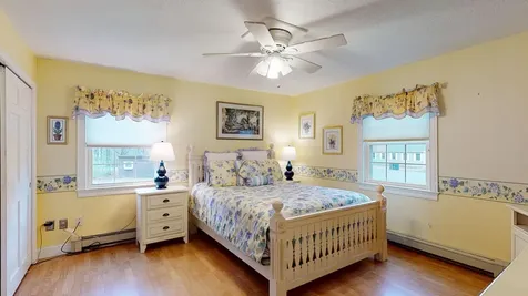 13 Bay Village Road Naples ME 04055