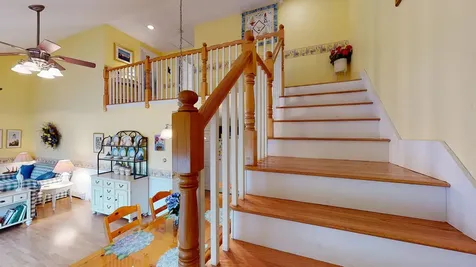 13 Bay Village Road Naples ME 04055