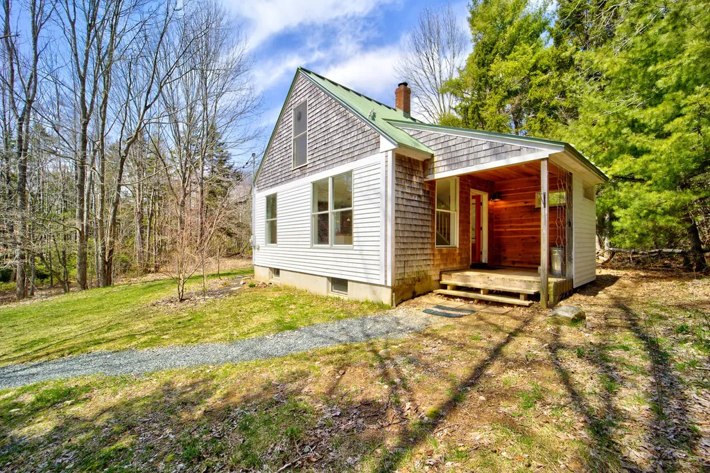 41 Tamworth Farm Road Blue Hill ME 04614