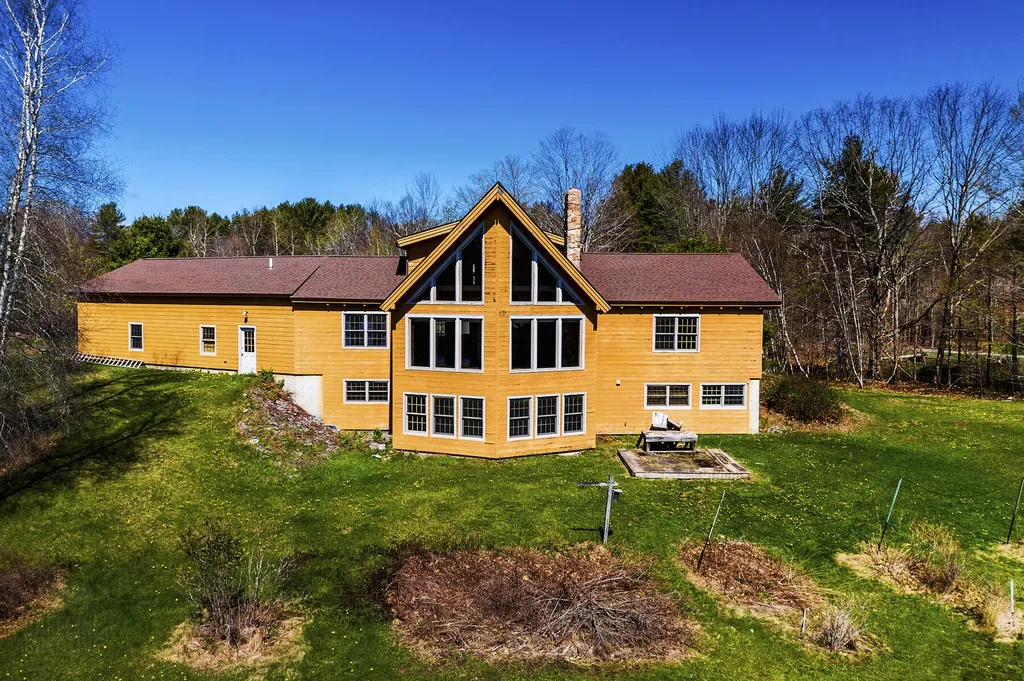 39 Windy Hollow Lane Bowdoinham ME 04008