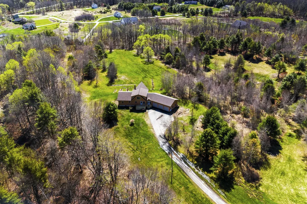 39 Windy Hollow Lane Bowdoinham ME 04008