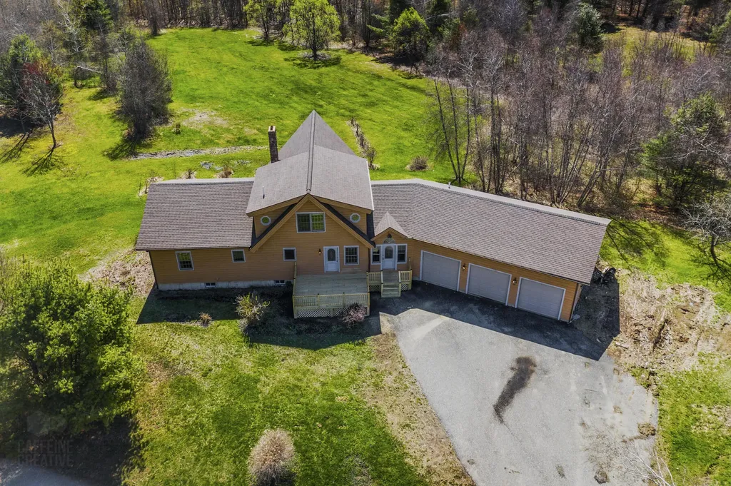 39 Windy Hollow Lane Bowdoinham ME 04008