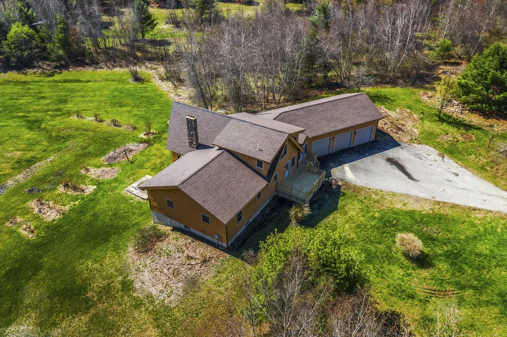 39 Windy Hollow Lane Bowdoinham ME 04008