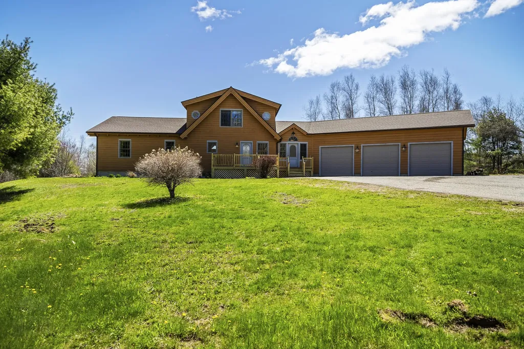 39 Windy Hollow Lane Bowdoinham ME 04008