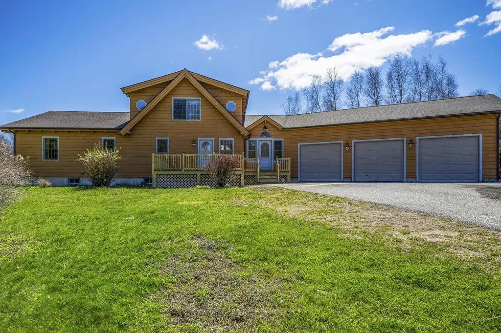 39 Windy Hollow Lane Bowdoinham ME 04008