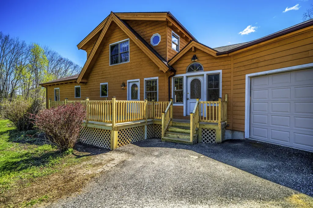 39 Windy Hollow Lane Bowdoinham ME 04008