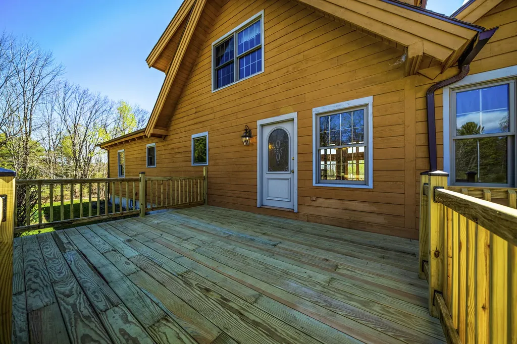 39 Windy Hollow Lane Bowdoinham ME 04008