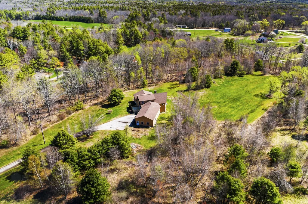 39 Windy Hollow Lane Bowdoinham ME 04008