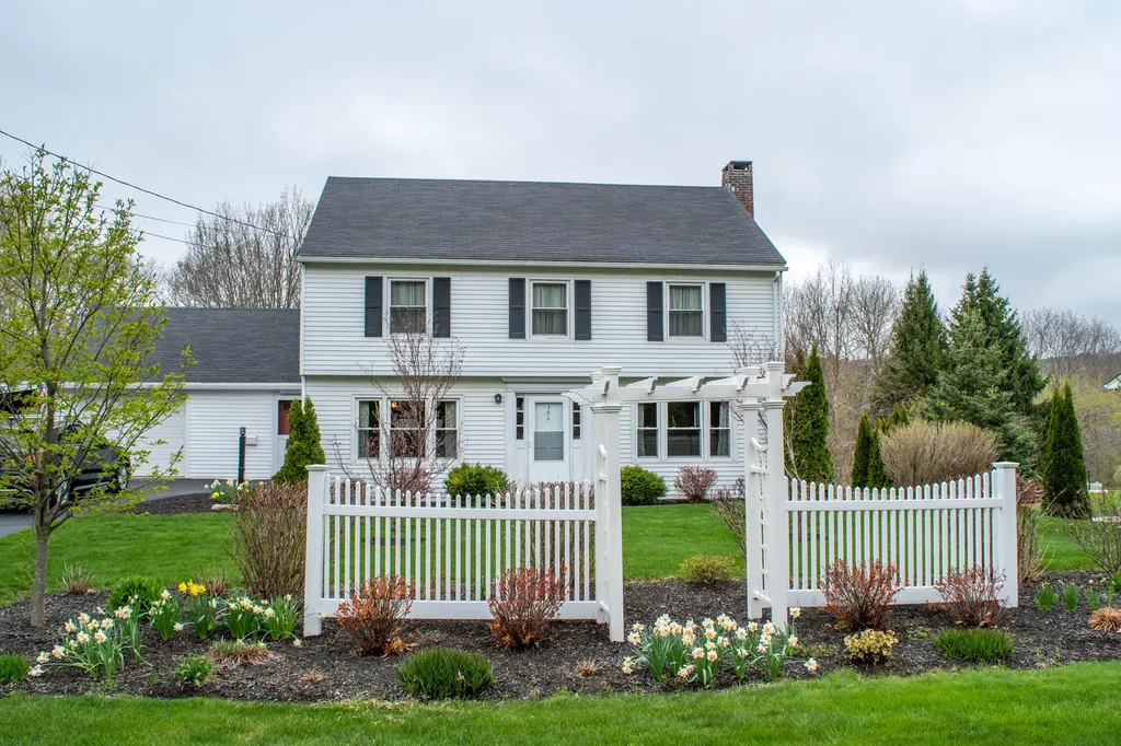 394 Riverside Drive Augusta ME 04330