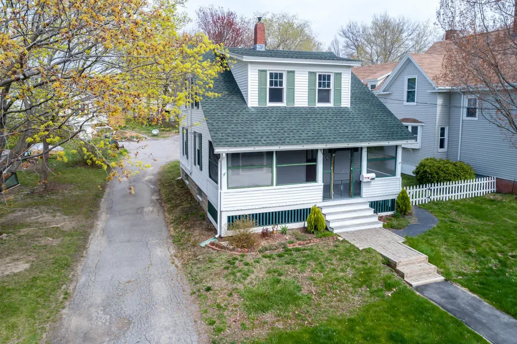 160 Rochester Street Westbrook ME 04092