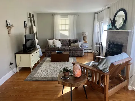 16 Allen Avenue Extension Falmouth ME 04105