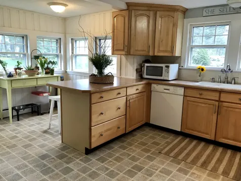 16 Allen Avenue Extension Falmouth ME 04105
