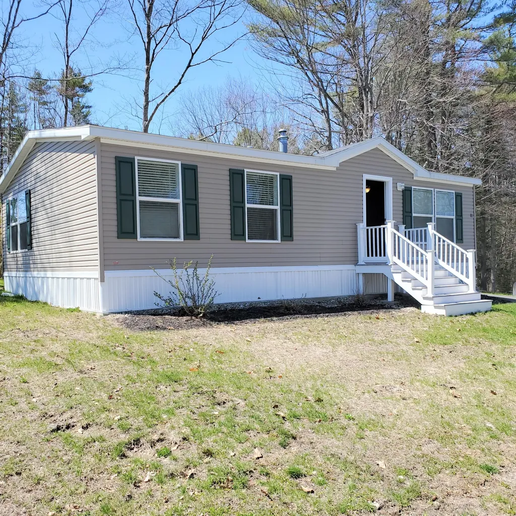 11 Donna Drive Lisbon ME 04250