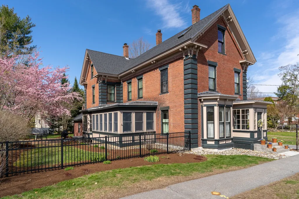 56 Federal Street Brunswick ME 04011