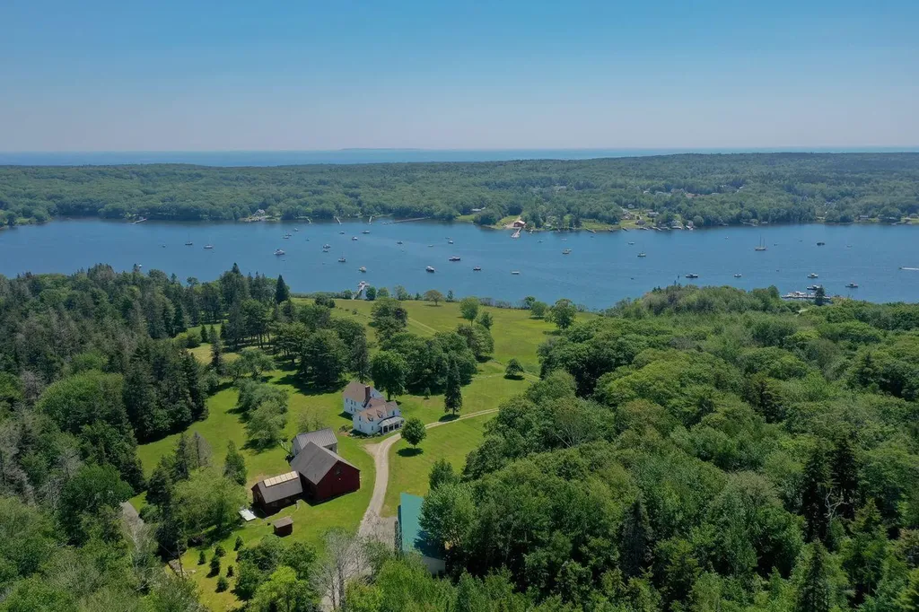 29 Ranger Road Bristol ME 04558