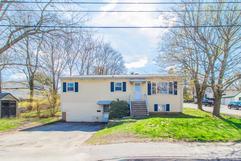 19 Farwell Street Lewiston ME 04240