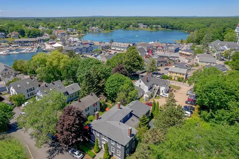 10 Chestnut Street Kennebunkport ME 04046