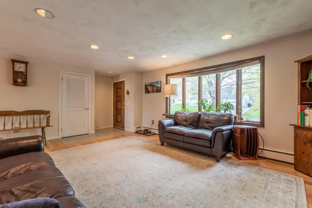 383 Pearl Street Bangor ME 04401