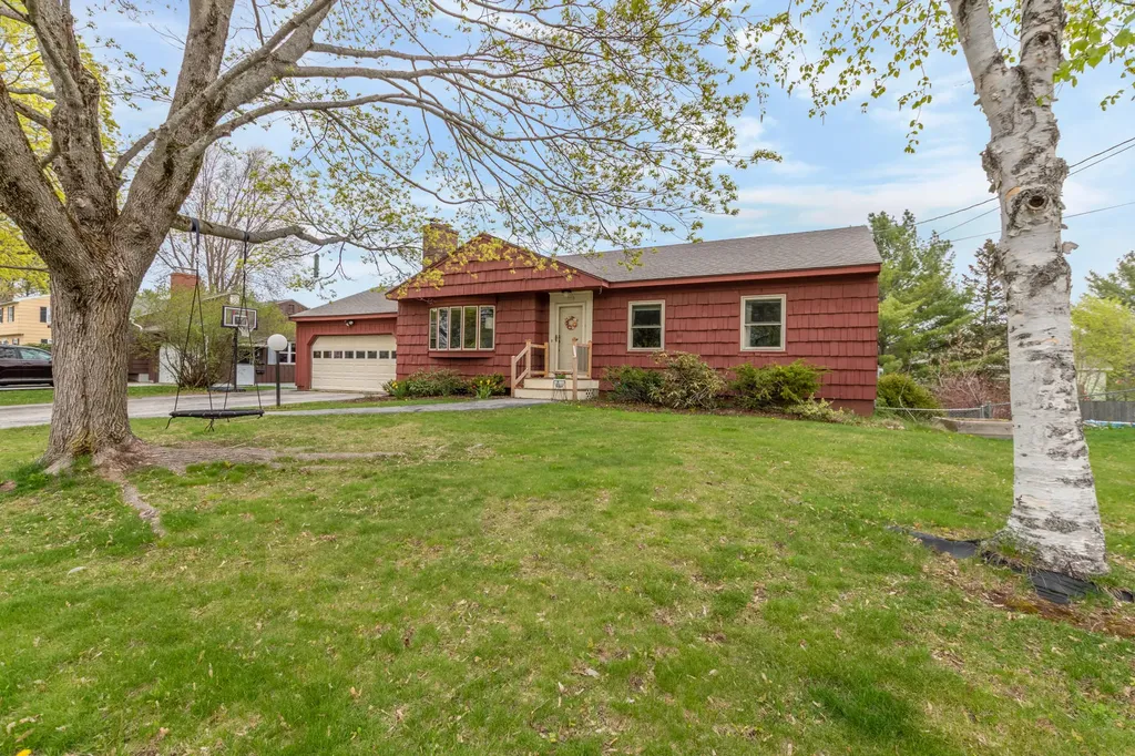 383 Pearl Street Bangor ME 04401