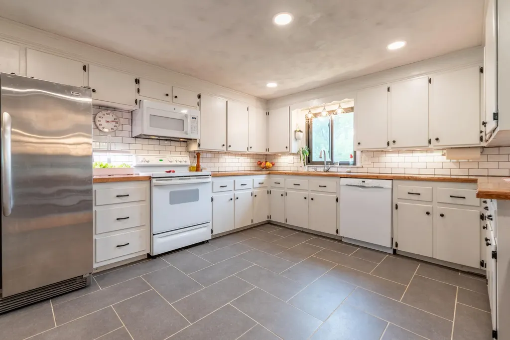 383 Pearl Street Bangor ME 04401