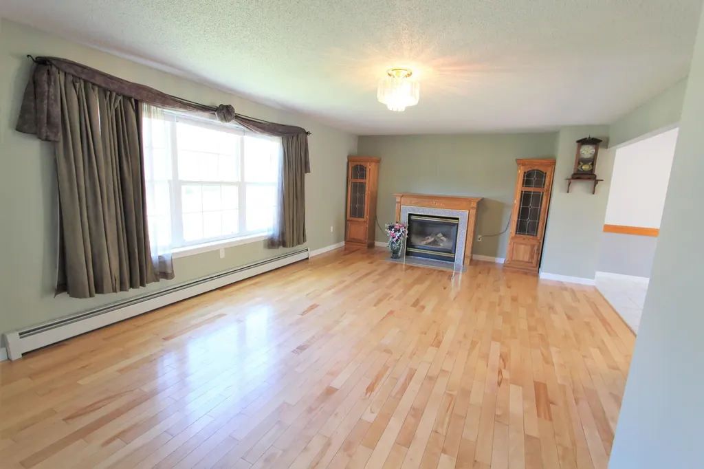 26 Lynn Avenue Brewer ME 04412