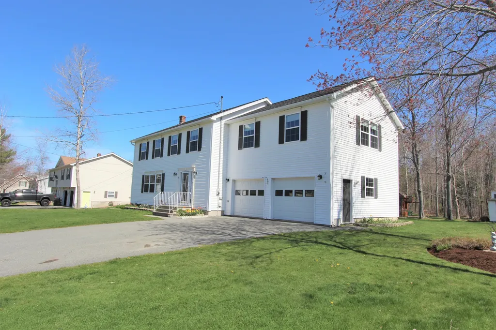 26 Lynn Avenue Brewer ME 04412