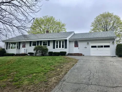 25 Edward Avenue Lewiston ME 04240