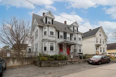 10-12 Pine Street Kittery ME 03904