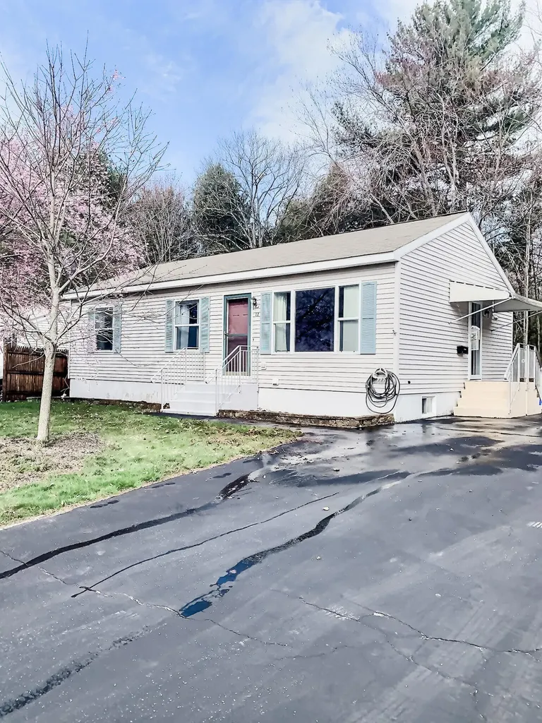 12 Saint Jerome Street Lewiston ME 04240
