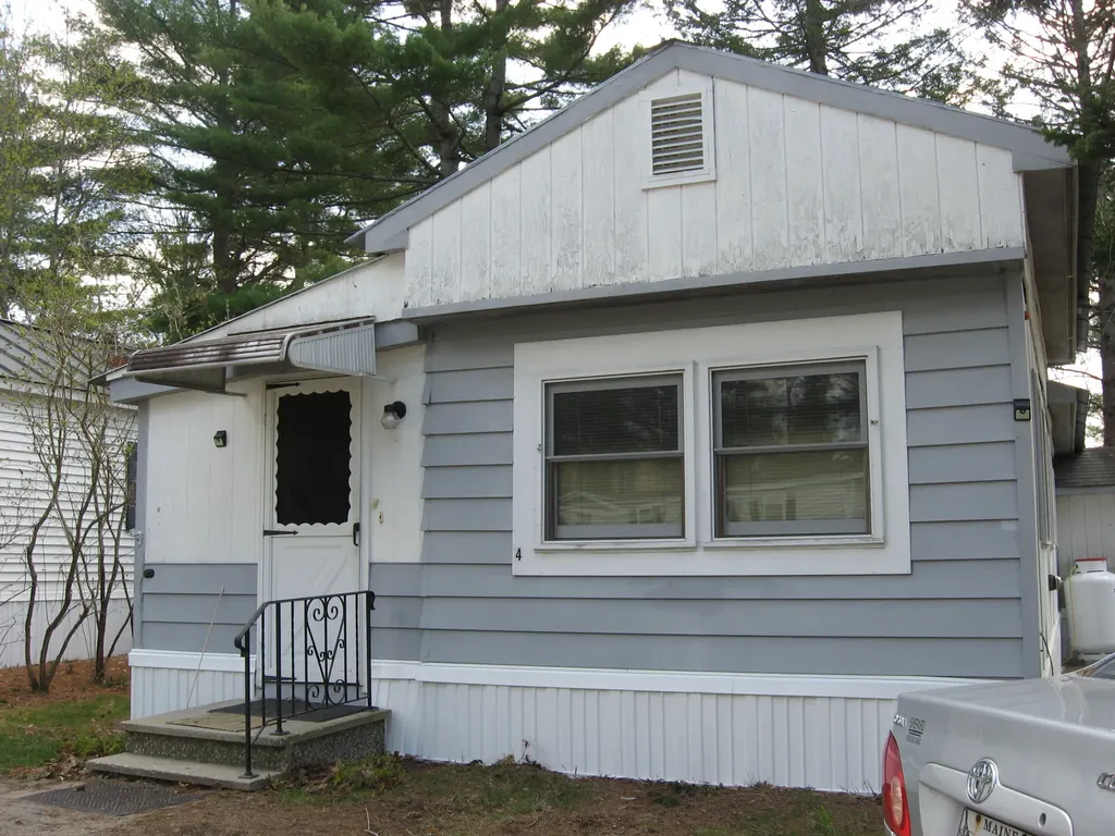 4 Iris Court Augusta ME 04330