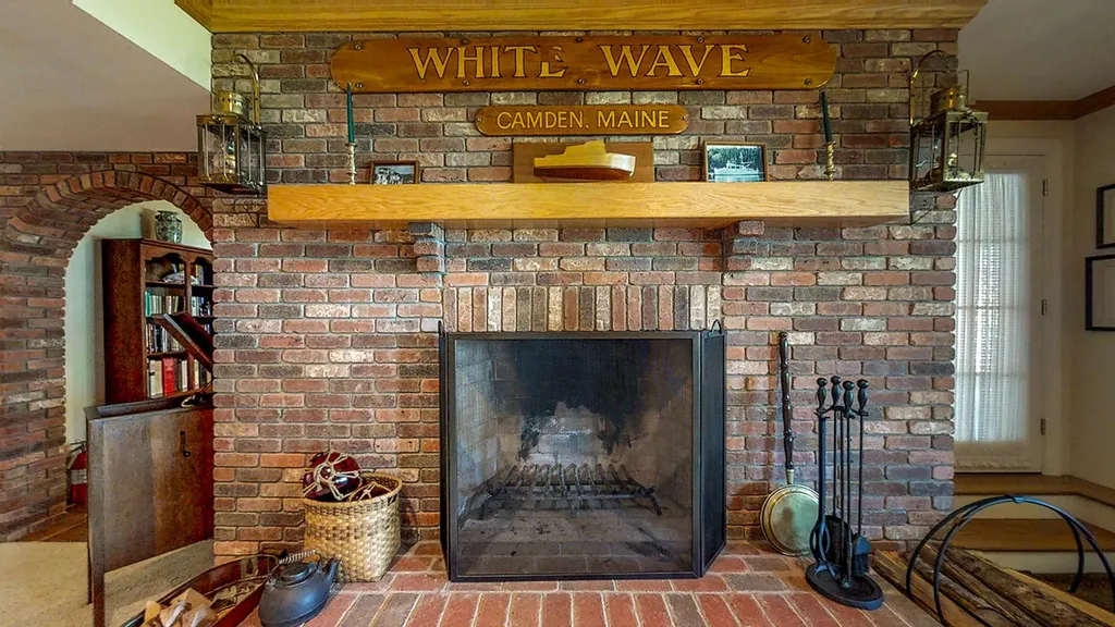 27 Waters Edge Drive Lincolnville ME 04849