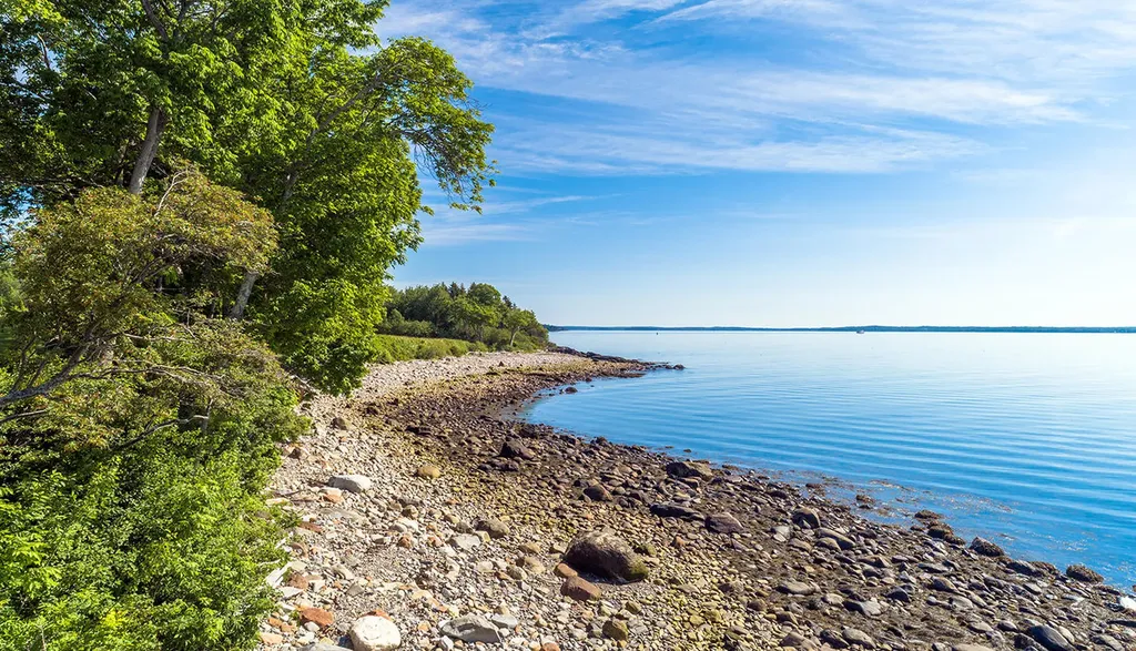 27 Waters Edge Drive Lincolnville ME 04849