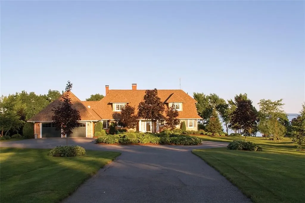 27 Waters Edge Drive Lincolnville ME 04849