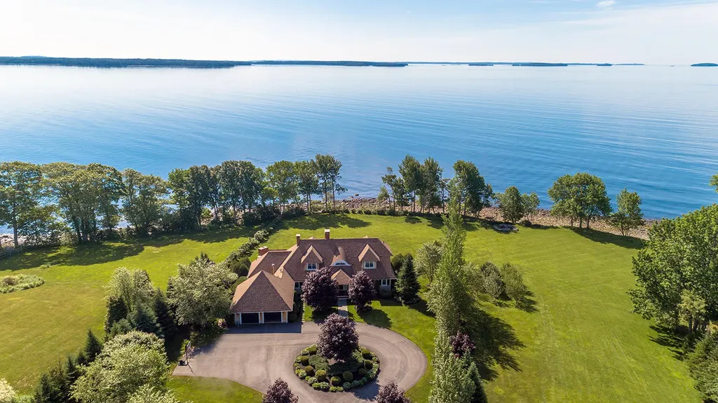 27 Waters Edge Drive Lincolnville ME 04849