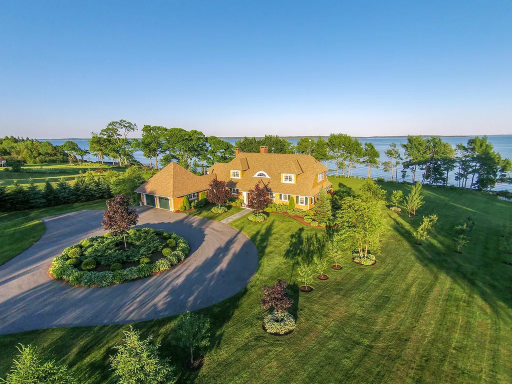 27 Waters Edge Drive Lincolnville ME 04849
