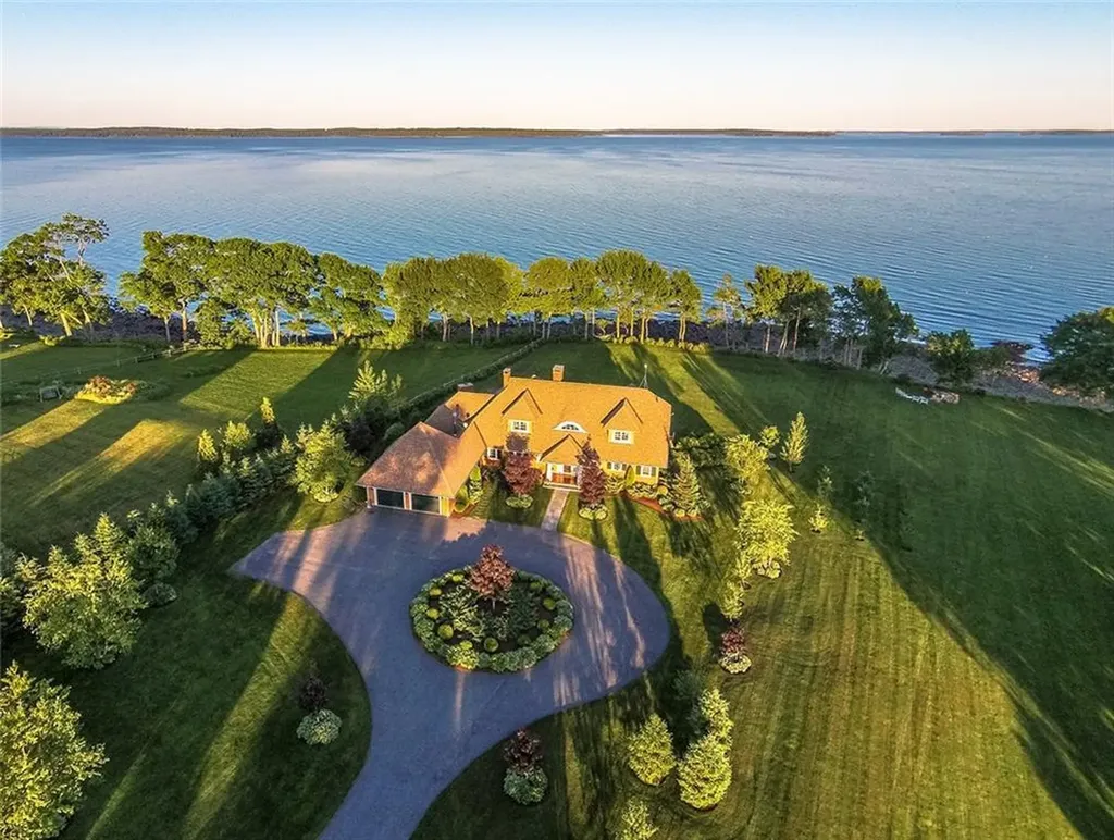 27 Waters Edge Drive Lincolnville ME 04849