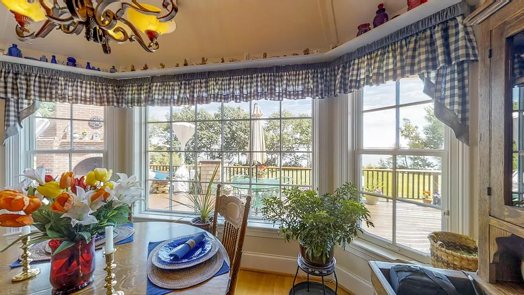 27 Waters Edge Drive Lincolnville ME 04849